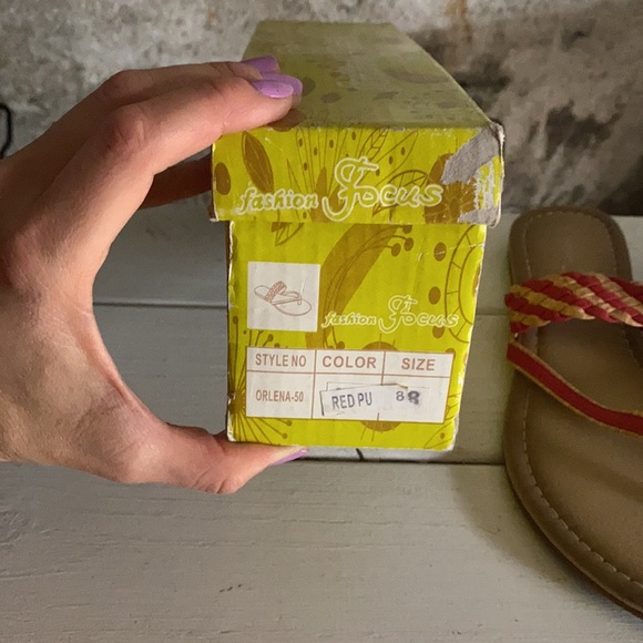 Cute woven style thong flip flops - Picture 3 of 4